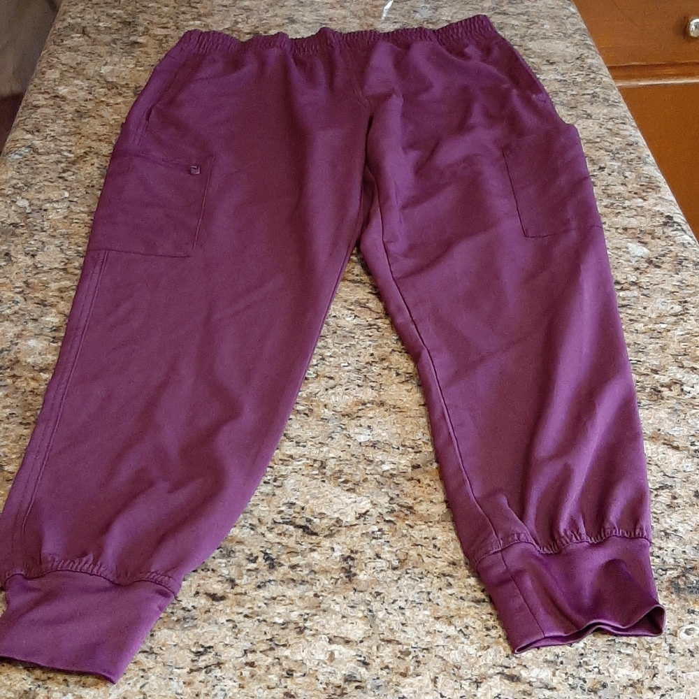 Med Couture jogger scrub
